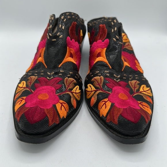 J. Reneé Stampede floral embroidered mules, size 7M - Picture 2 of 9